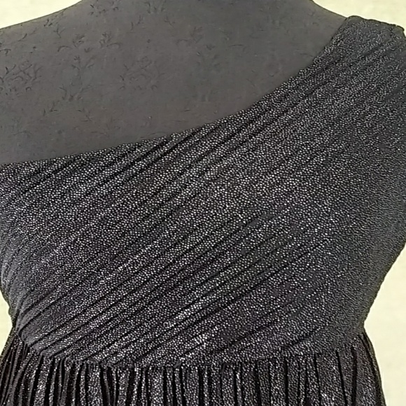 Sparkle pleated black dress - Picture 3 of 5